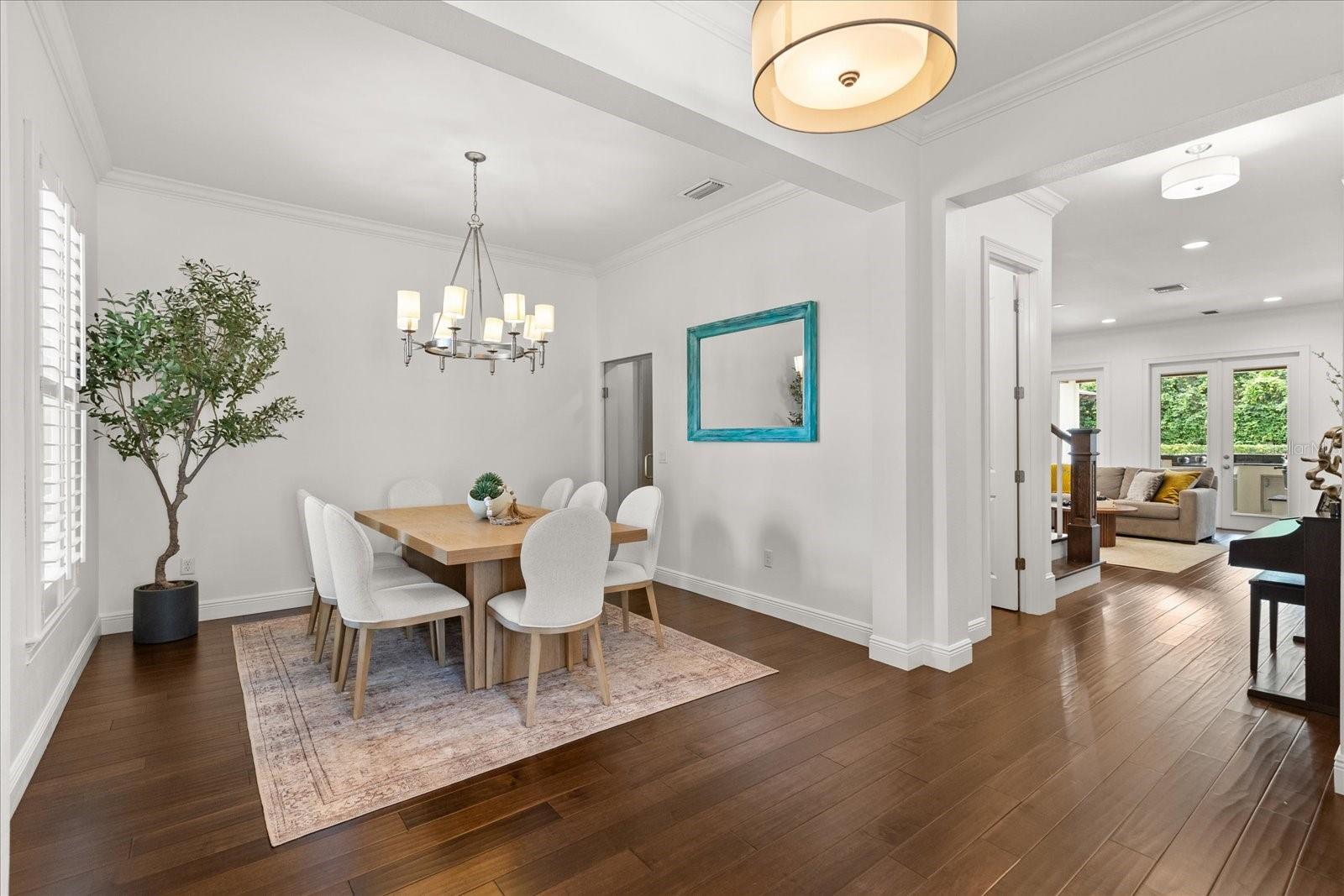 FLORA PARK 2ND ADD - Residential