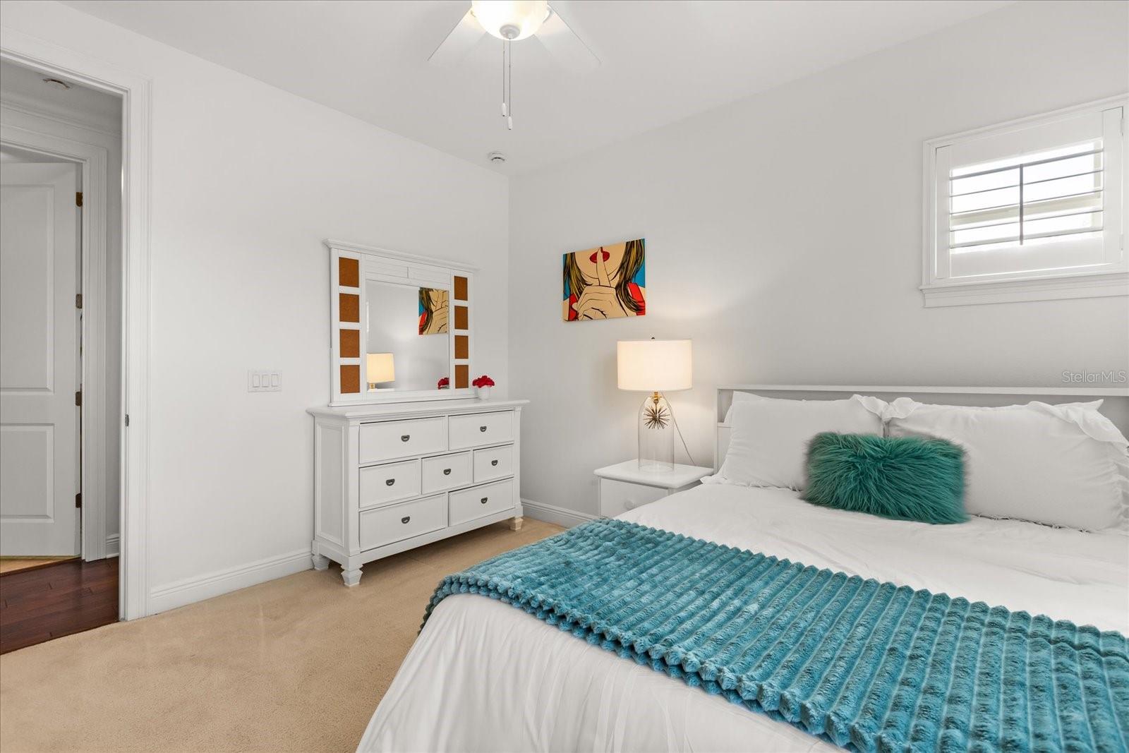 FLORA PARK 2ND ADD - Residential