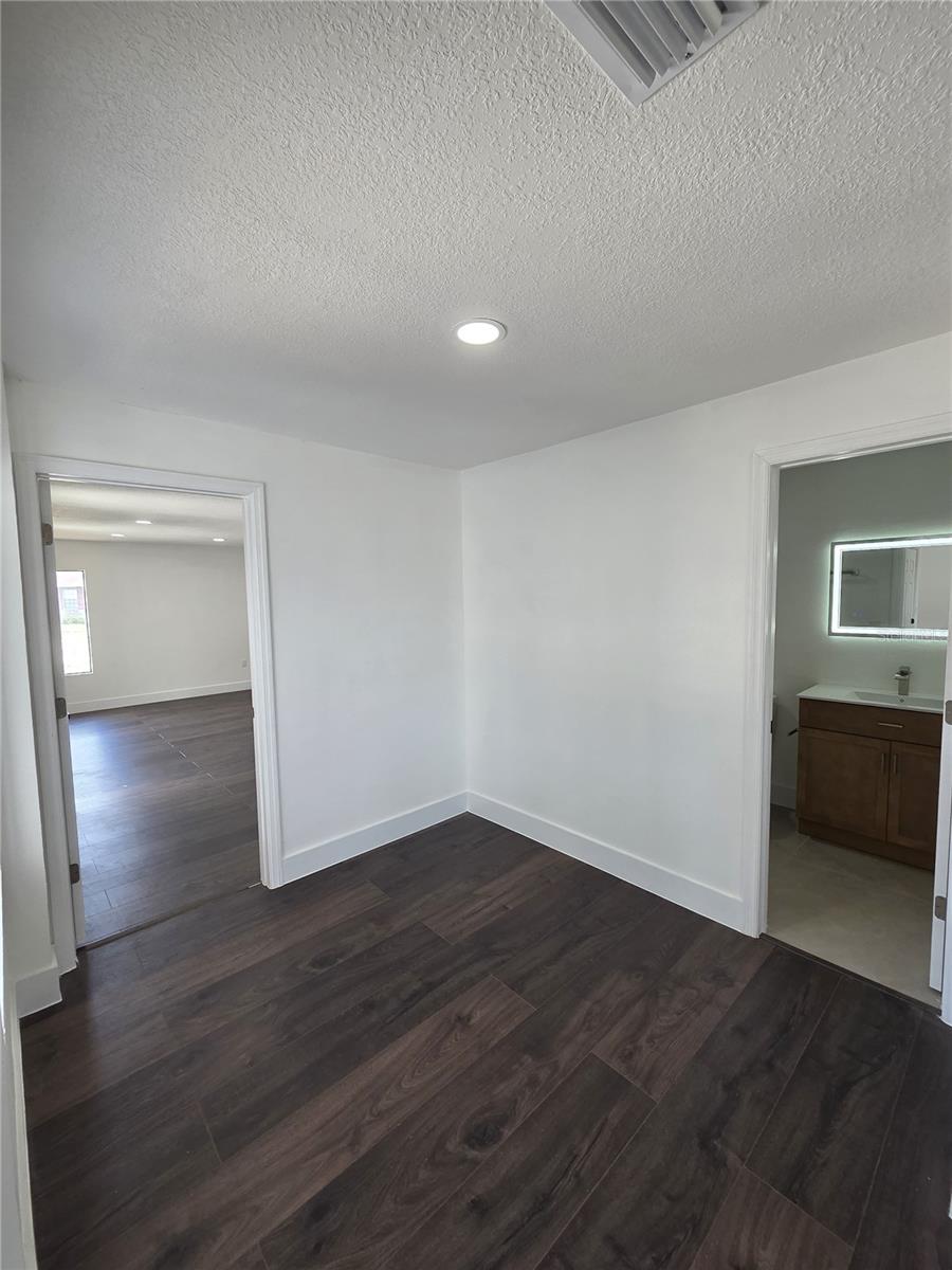KINGS VILLAGE - Residential