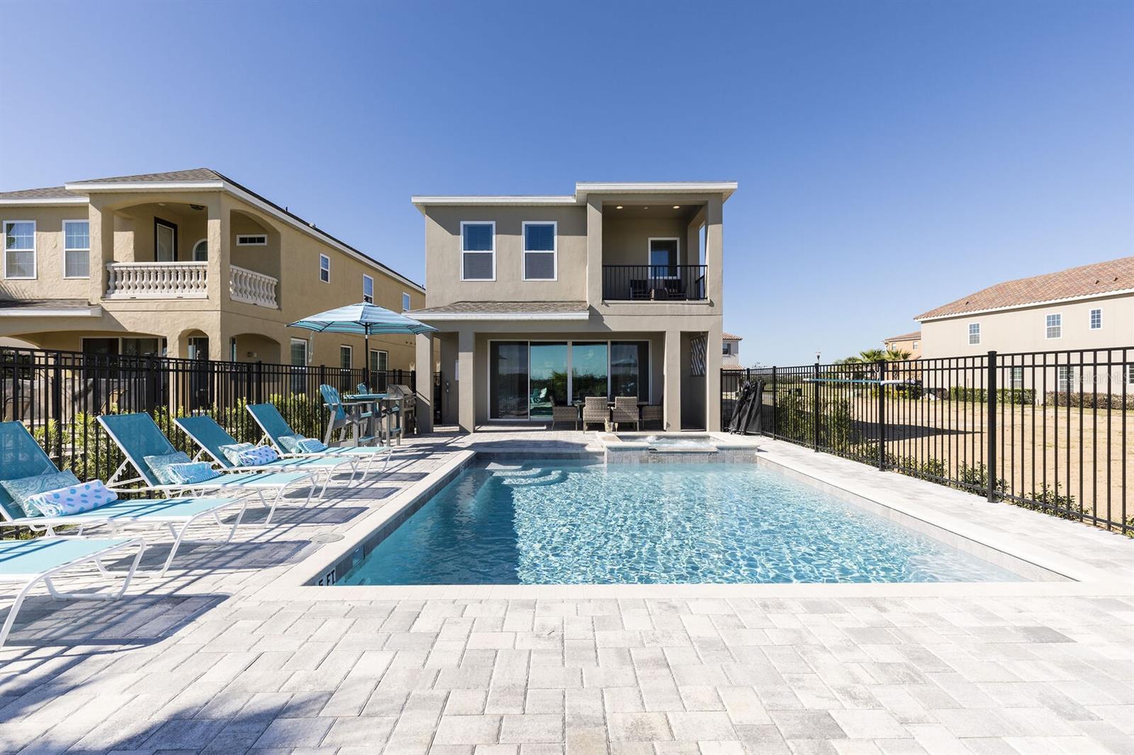 REUNION WEST VLGS NORTH - Residential