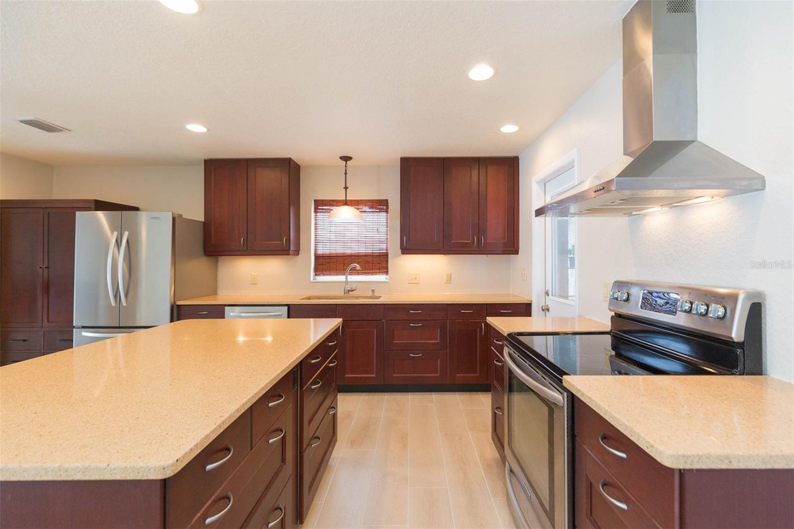 8310 ARCHWOOD CIRCLE