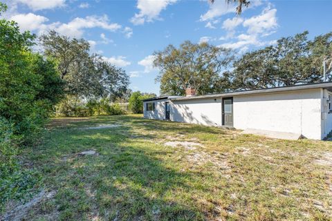 A home in AUBURNDALE