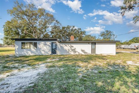 A home in AUBURNDALE