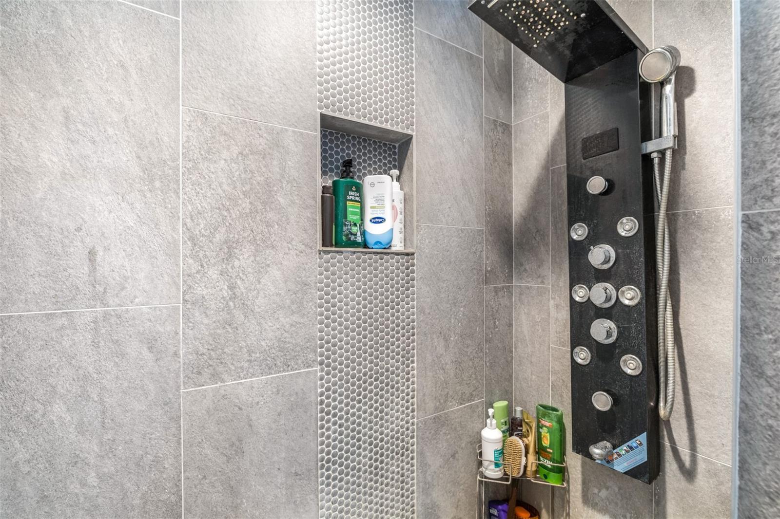 RIDGEWOOD - Residential