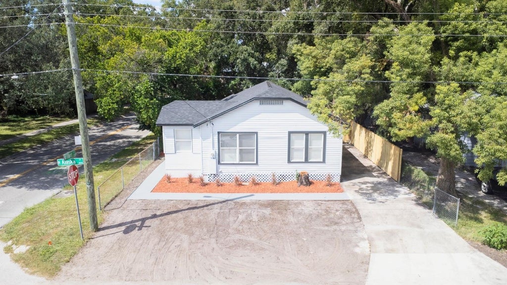 Photo of 8202 N Alaska Street, Tampa, FL 33604 (MLS # TB8553673)