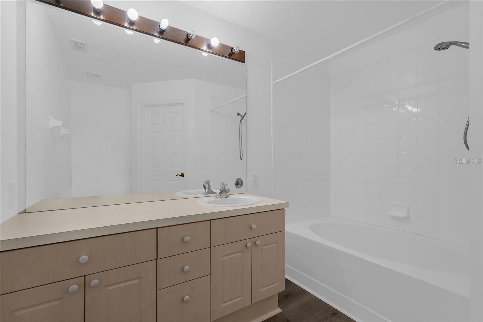 WINDSOR PALMS TWNHMS PH 3A - Residential