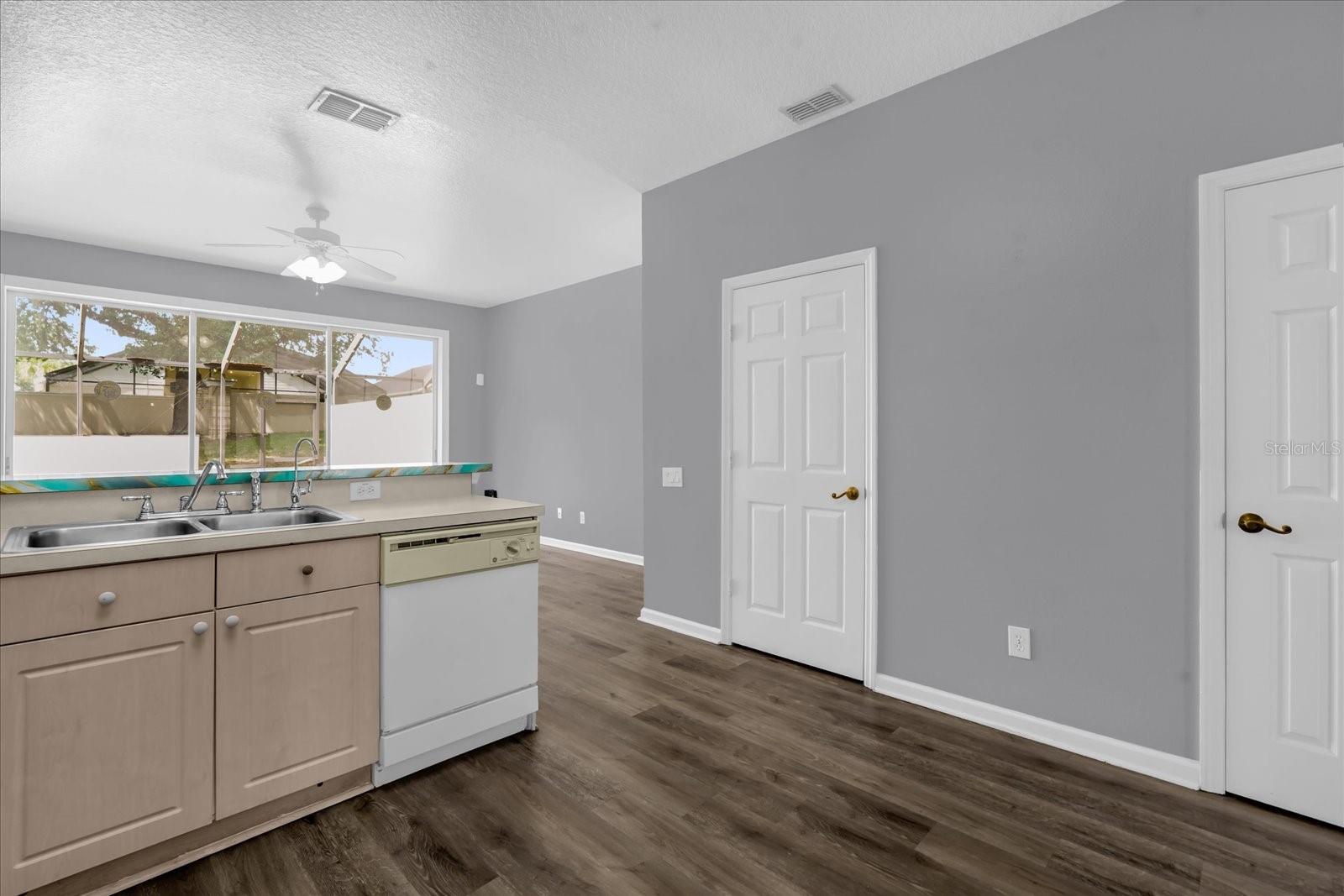WINDSOR PALMS TWNHMS PH 3A - Residential