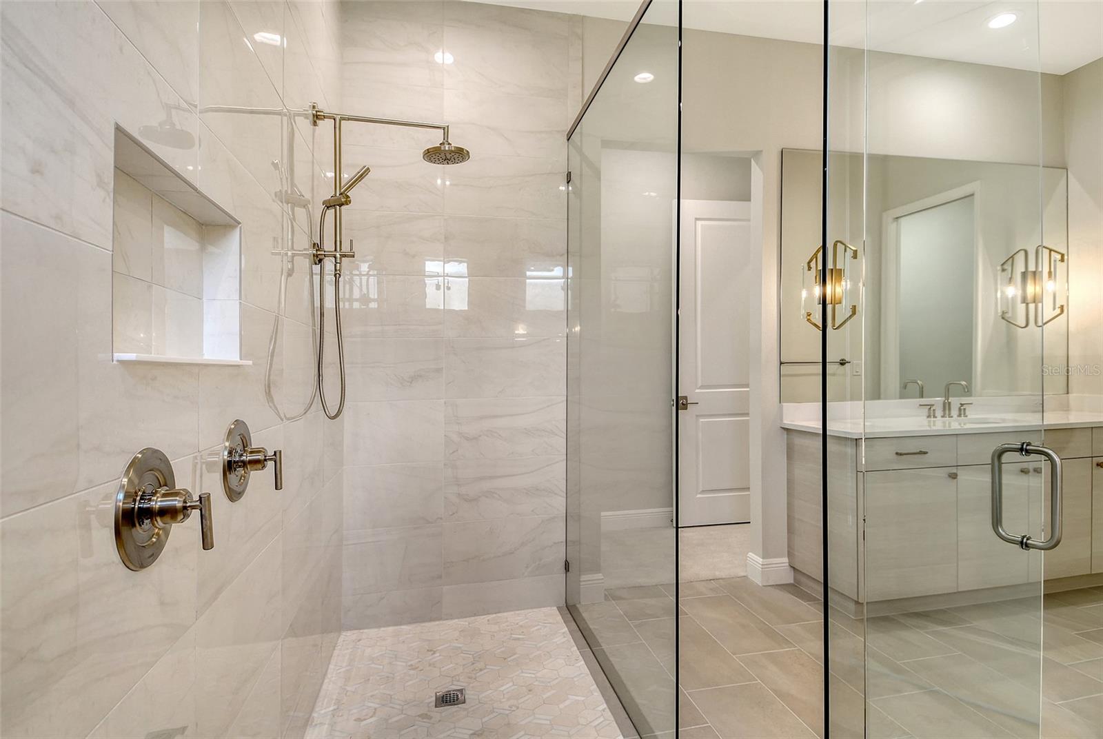 ARIA PHASE III - Residential