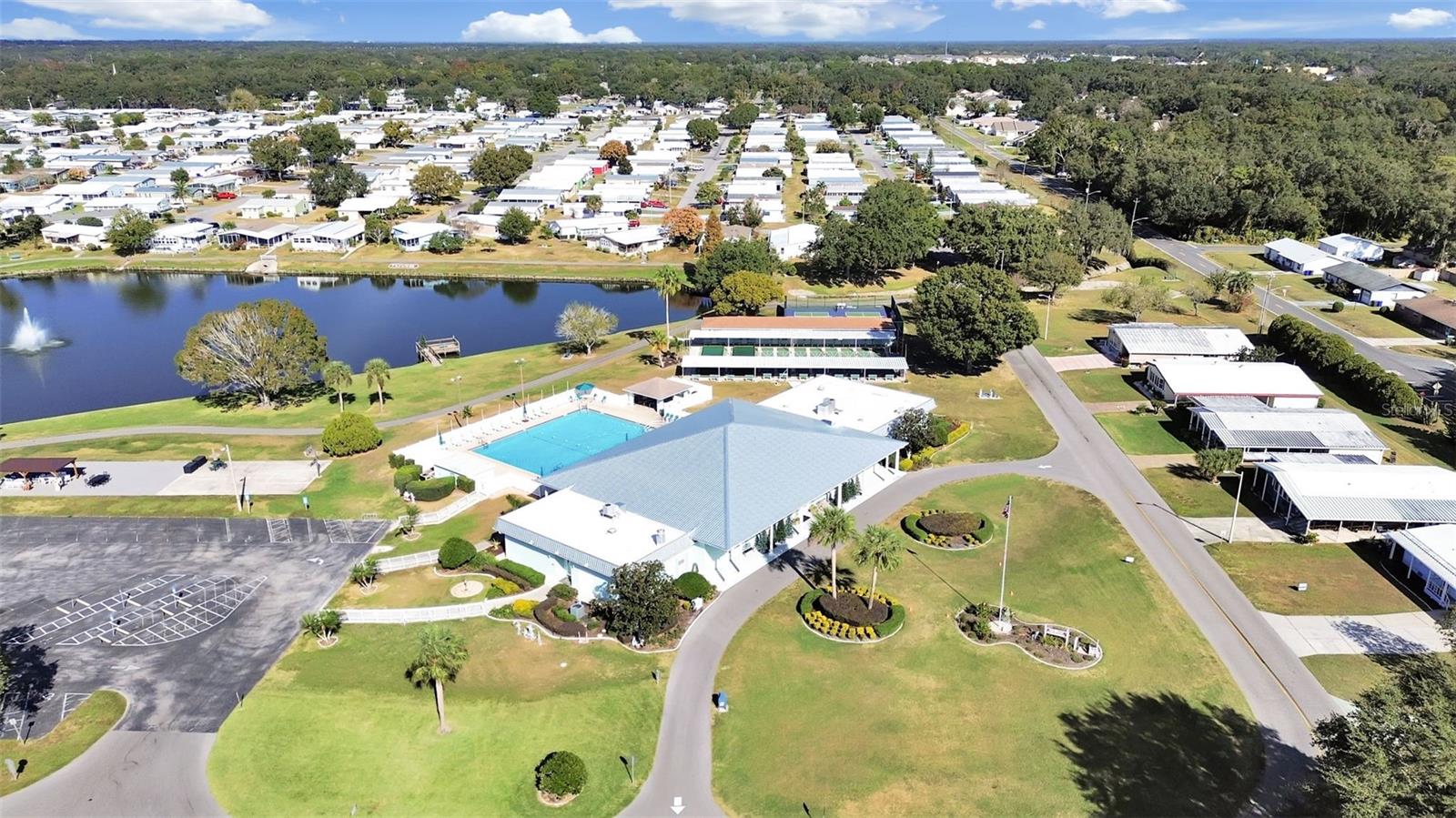 FOXWOOD LAKE ESTATES - Residential