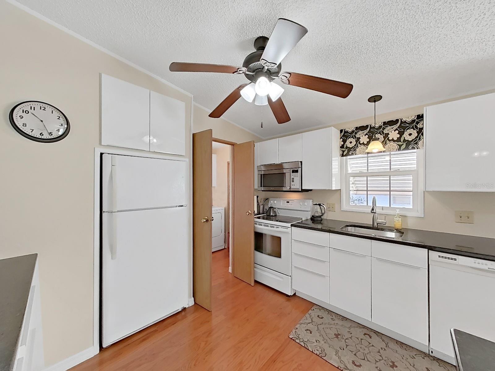 FOXWOOD LAKE ESTATES - Residential