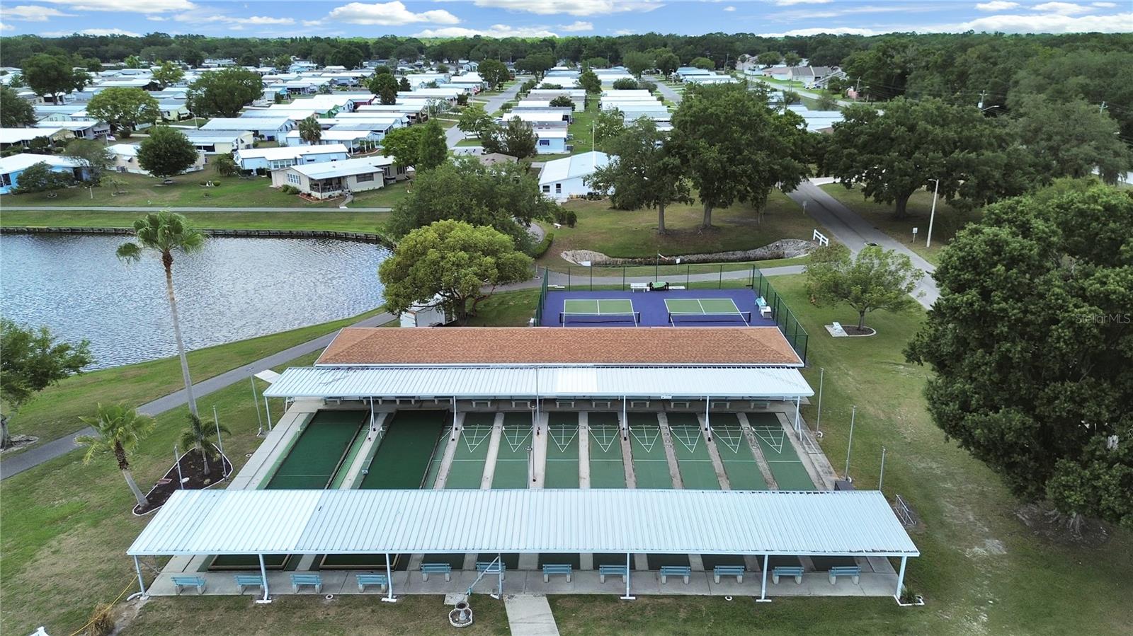 FOXWOOD LAKE ESTATES - Residential