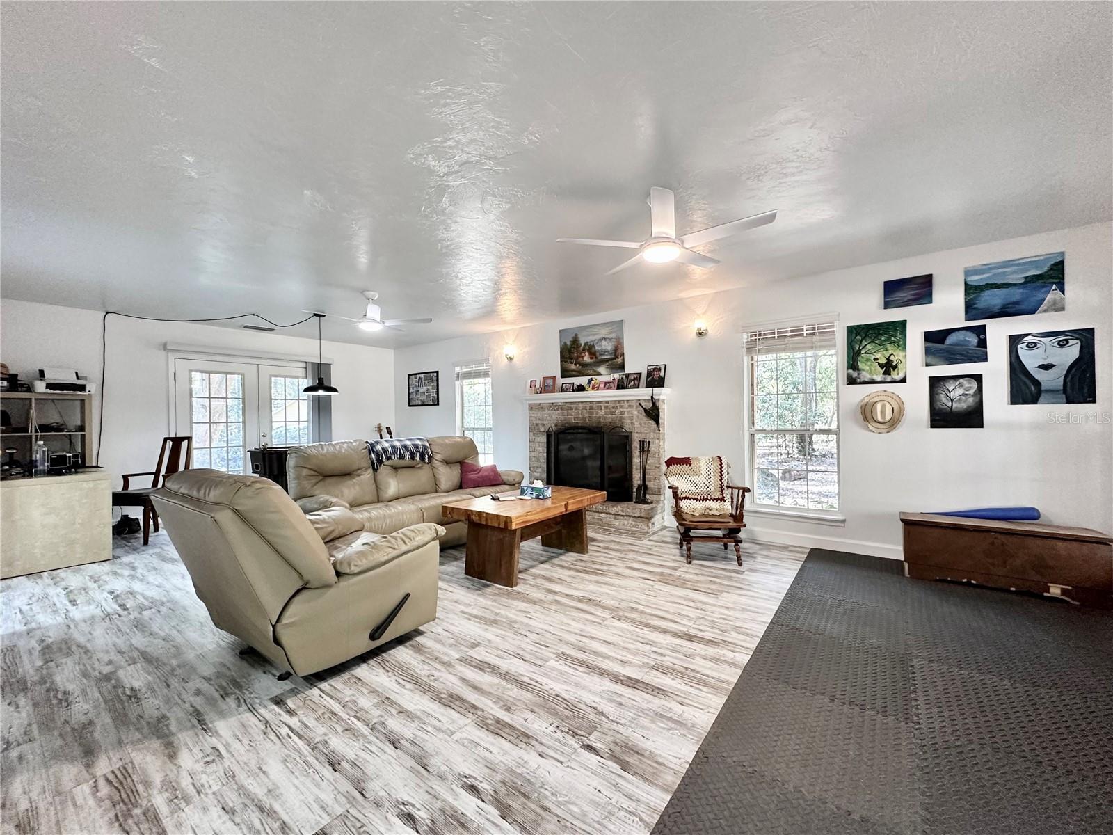 HIGH SPGS ESTATES UNIT II - Residential