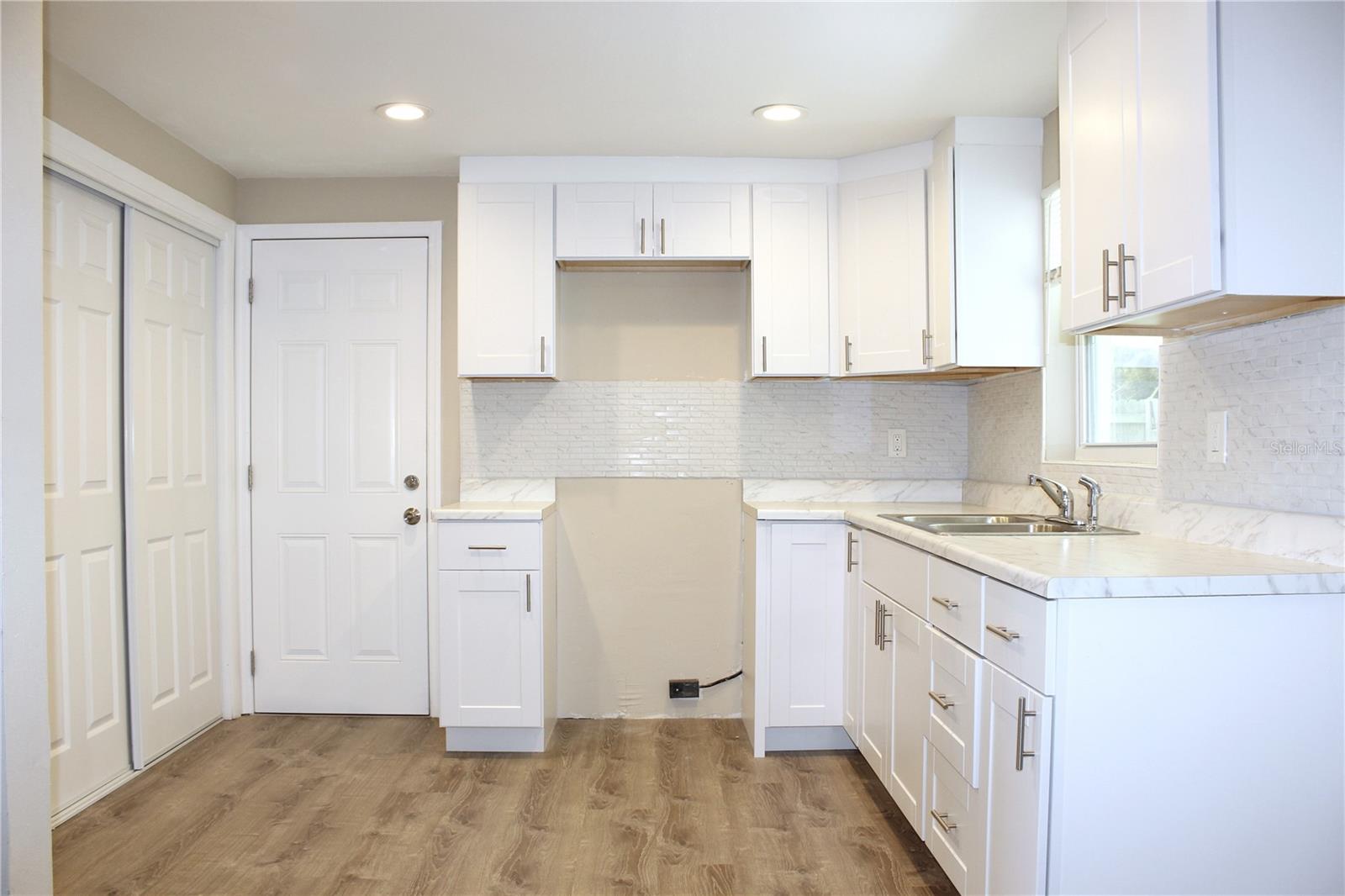 BEACON SQUARE - Residential