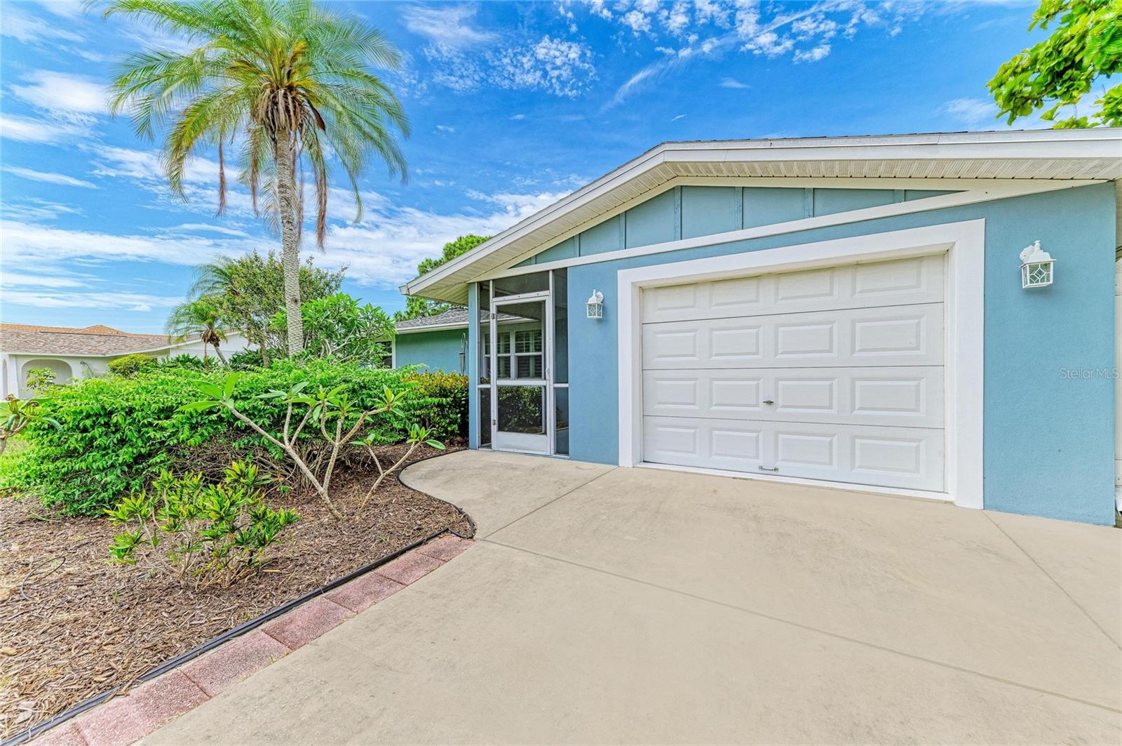4400 ZENITH ROAD - Photo 2