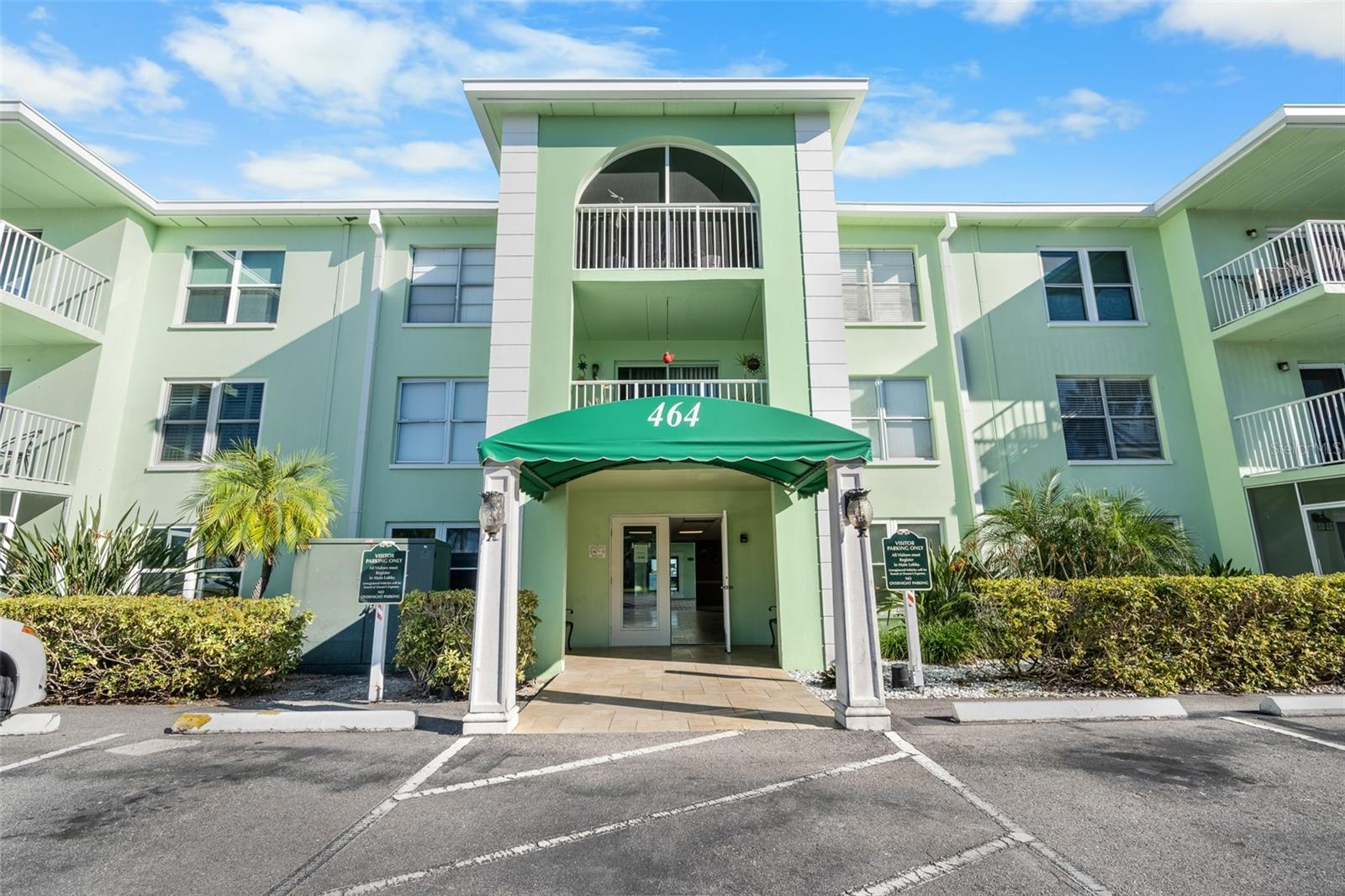DOLPHIN POINTE OF DUNEDIN CONDO - Residential Lease
