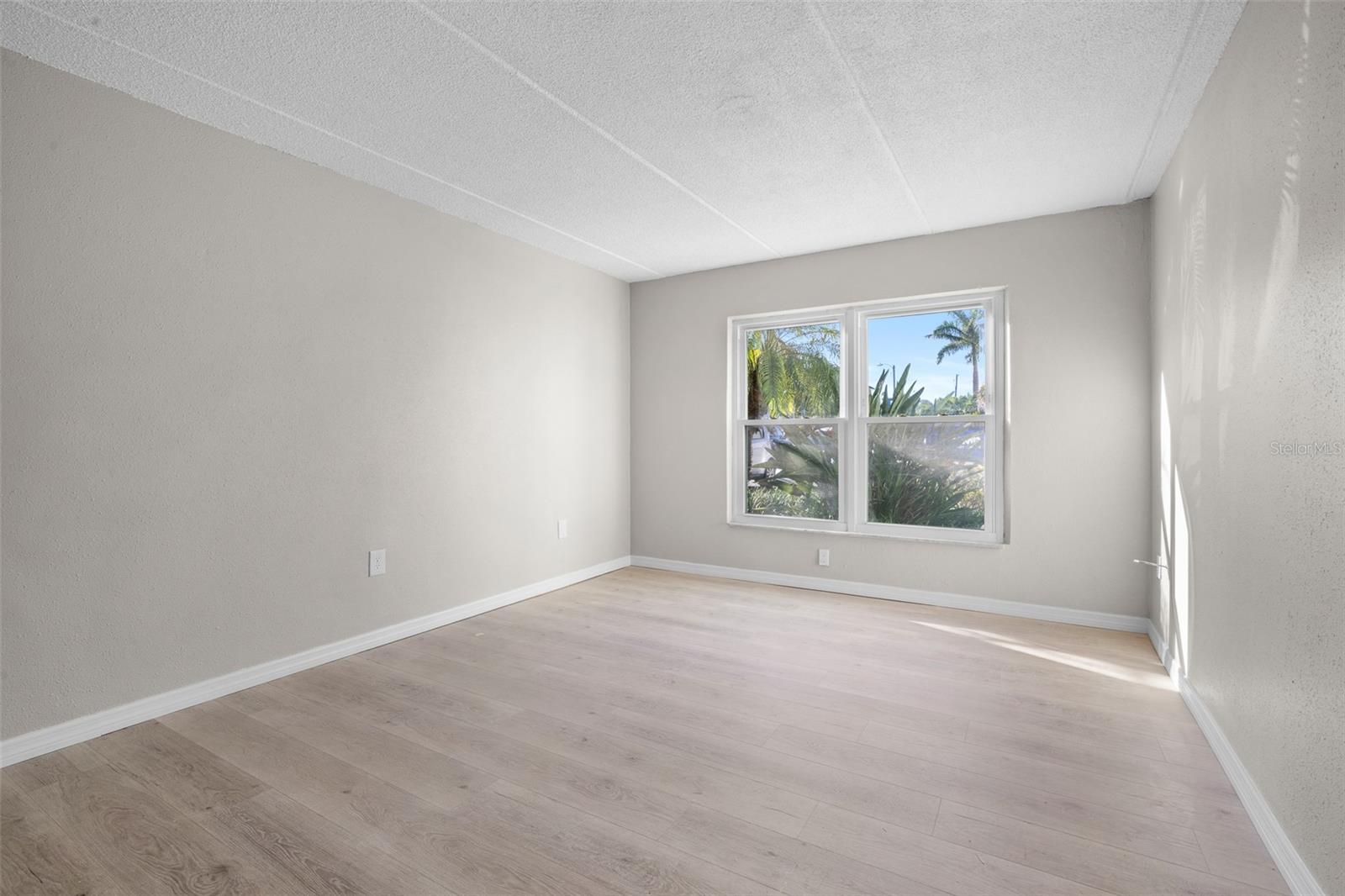 DOLPHIN POINTE OF DUNEDIN CONDO - Residential Lease