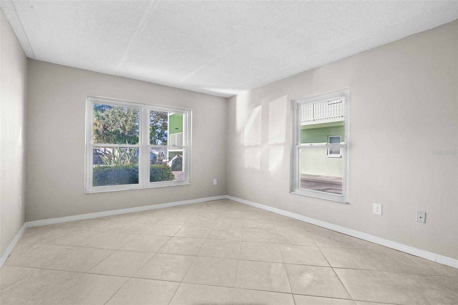 DOLPHIN POINTE OF DUNEDIN CONDO - Residential Lease