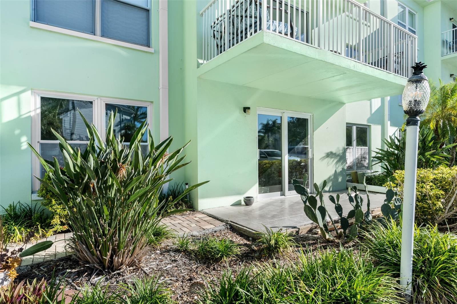DOLPHIN POINTE OF DUNEDIN CONDO - Residential Lease