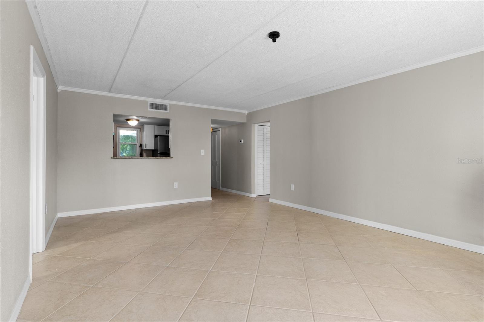 DOLPHIN POINTE OF DUNEDIN CONDO - Residential Lease