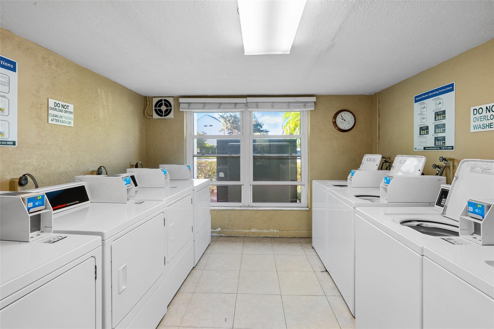 DOLPHIN POINTE OF DUNEDIN CONDO - Residential Lease