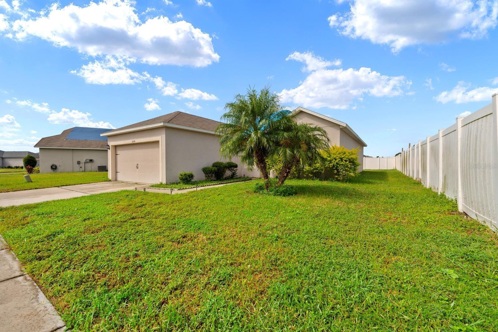 LAKESIDE LANDINGS PH 01 - Residential