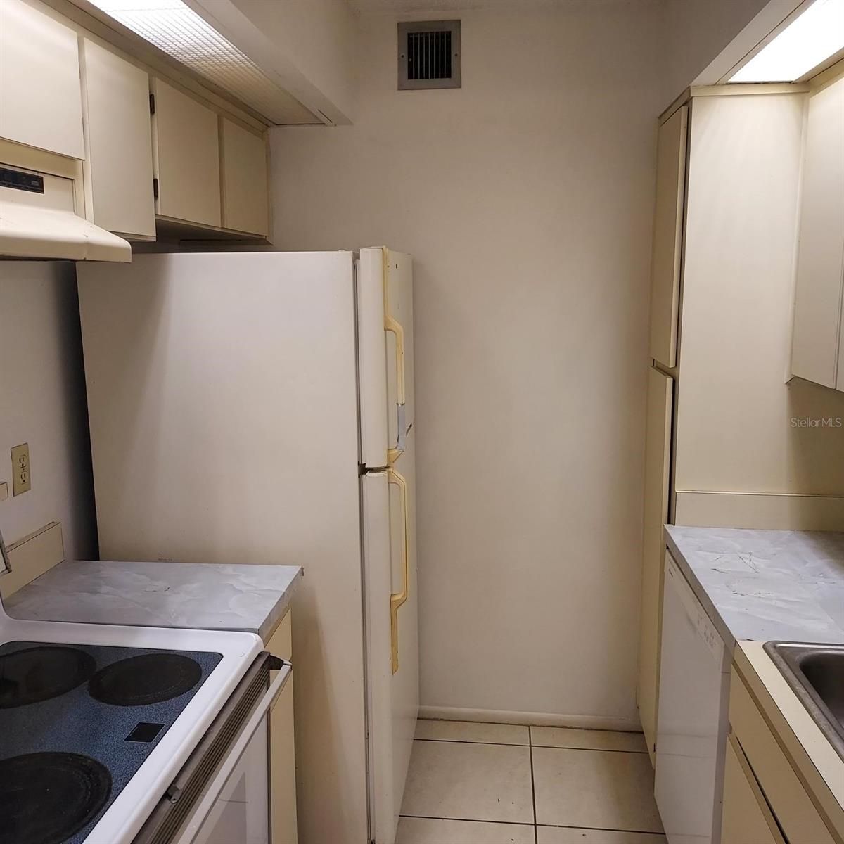 THE OAKS UNIT 1 A CONDO - Residential