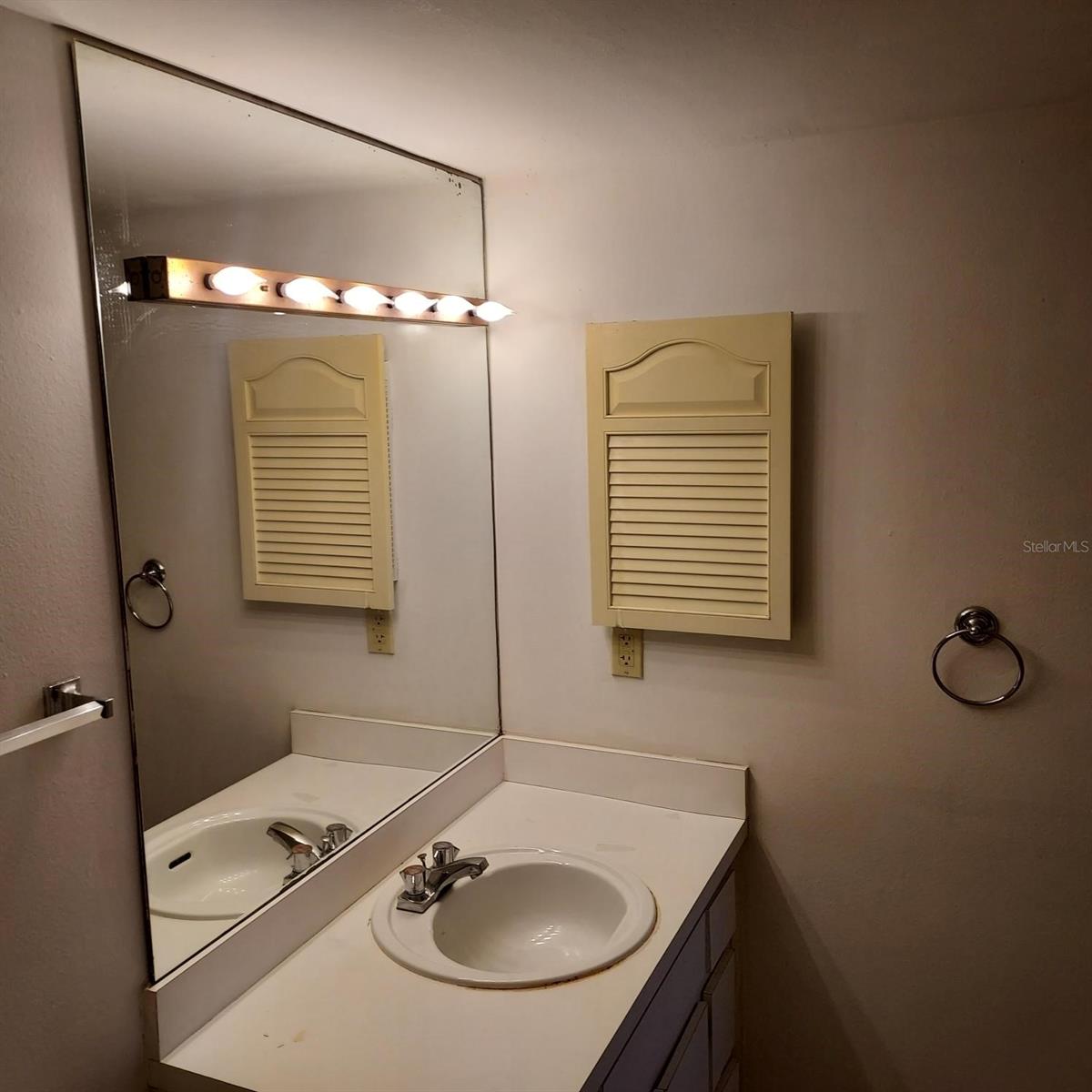 THE OAKS UNIT 1 A CONDO - Residential