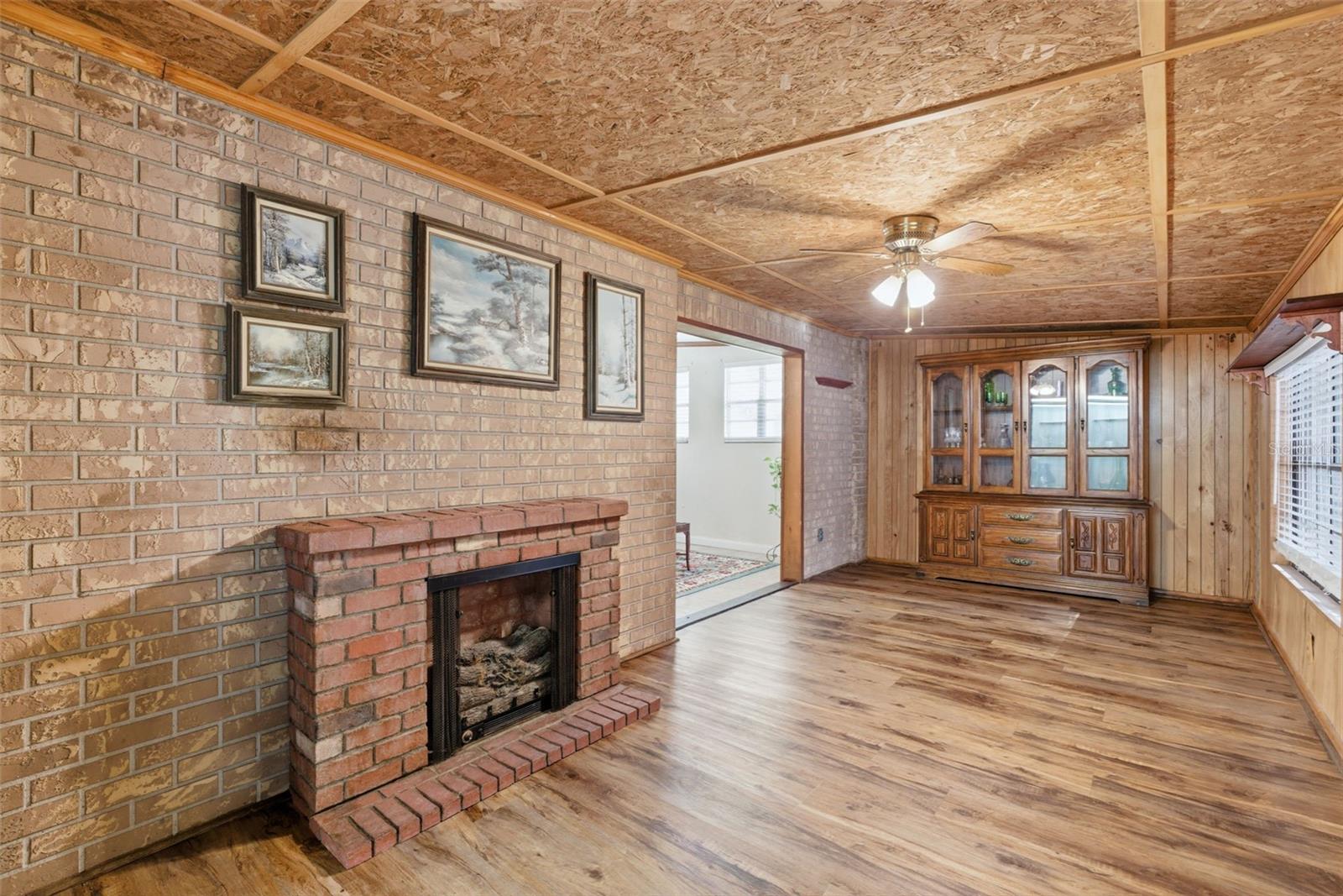 ORANGE CITY ESTATES - Residential