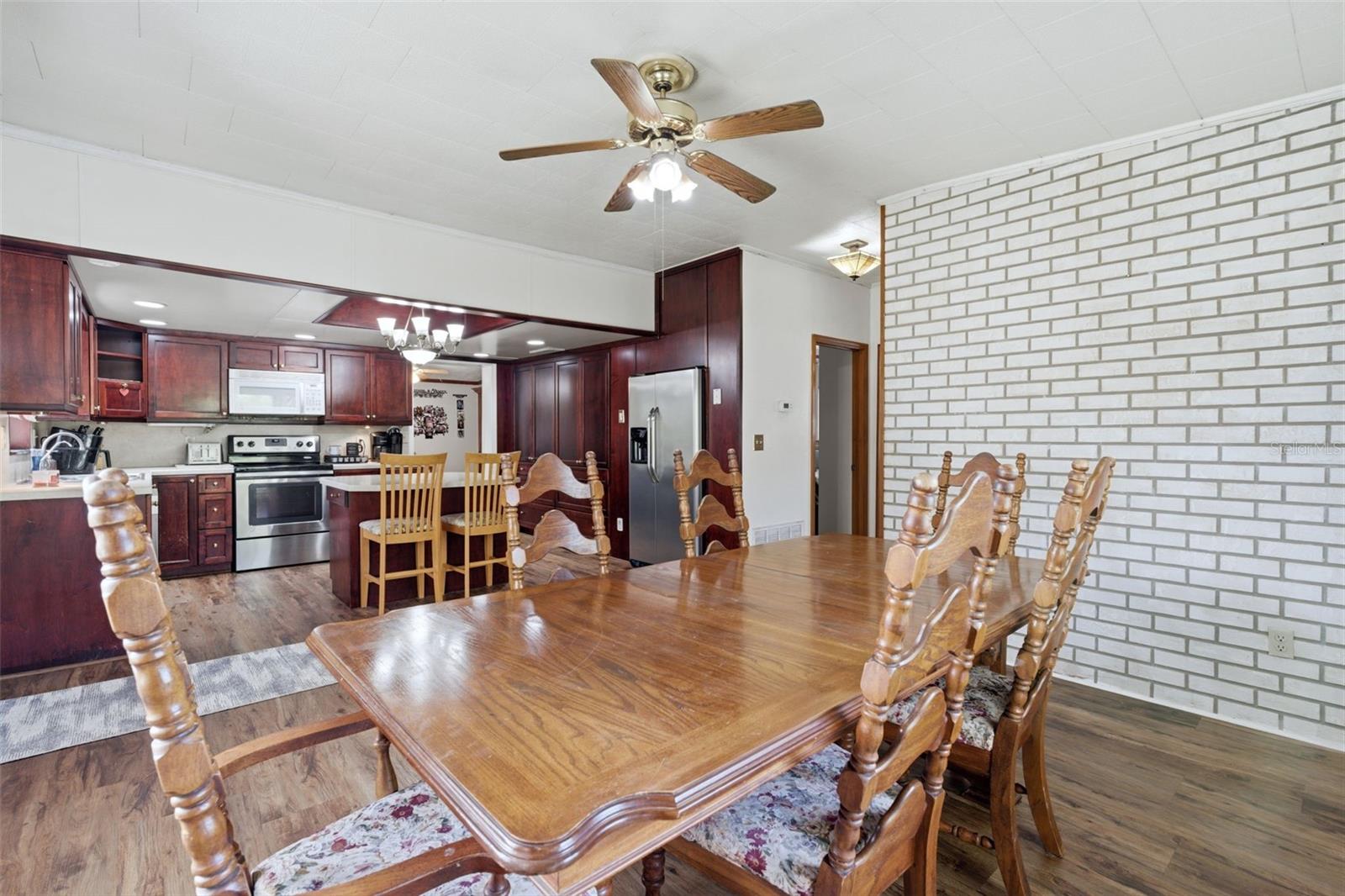 ORANGE CITY ESTATES - Residential