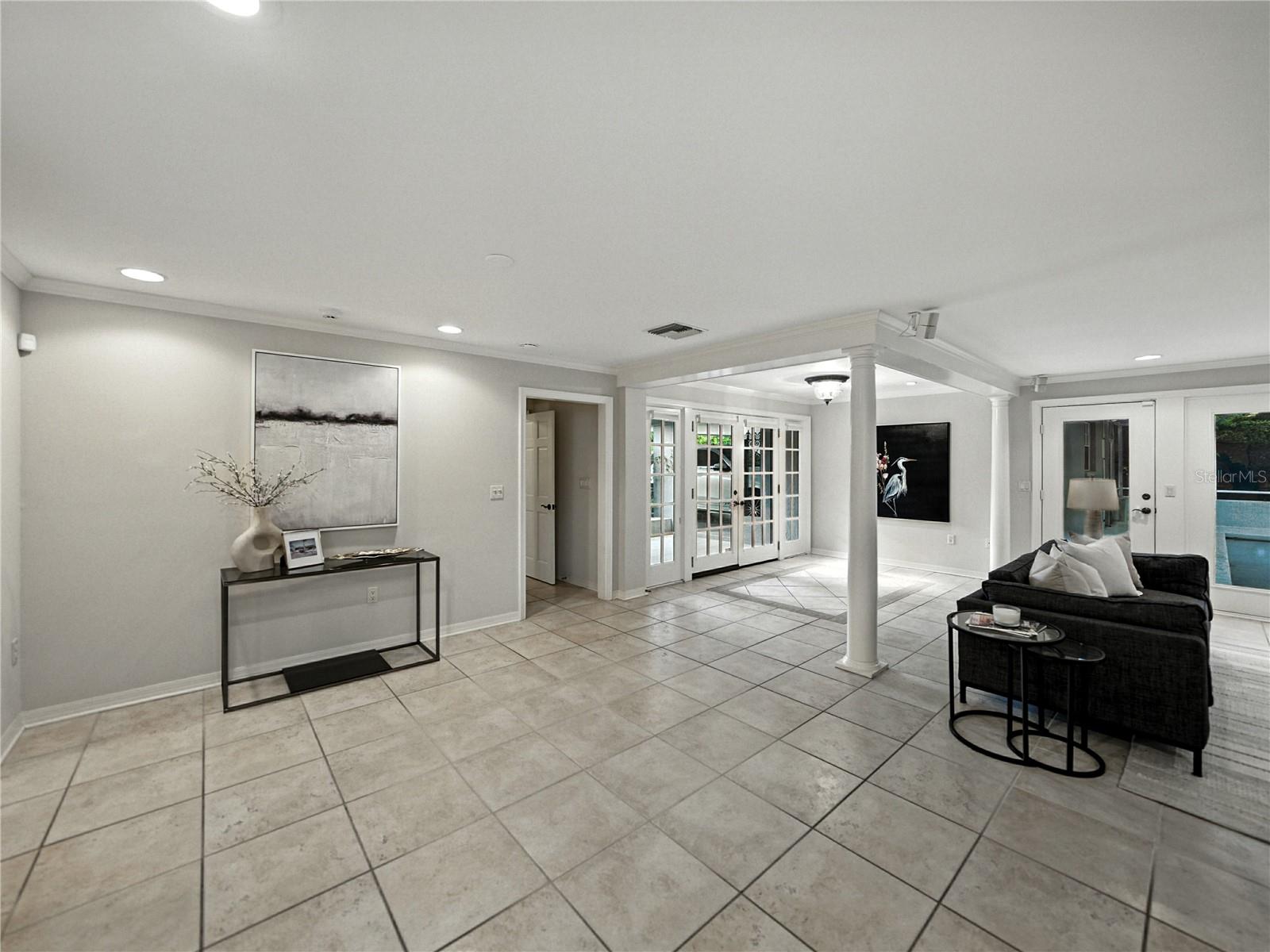 LAKE POINT - Residential