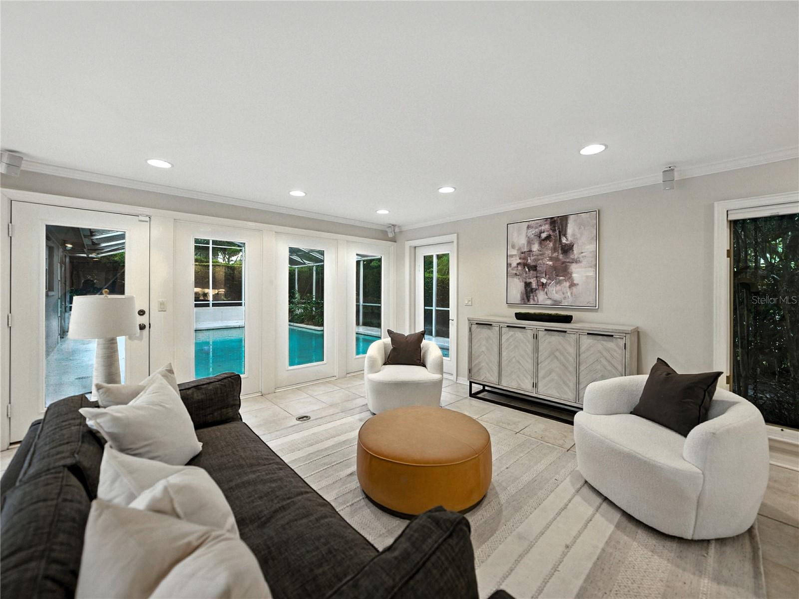 LAKE POINT - Residential