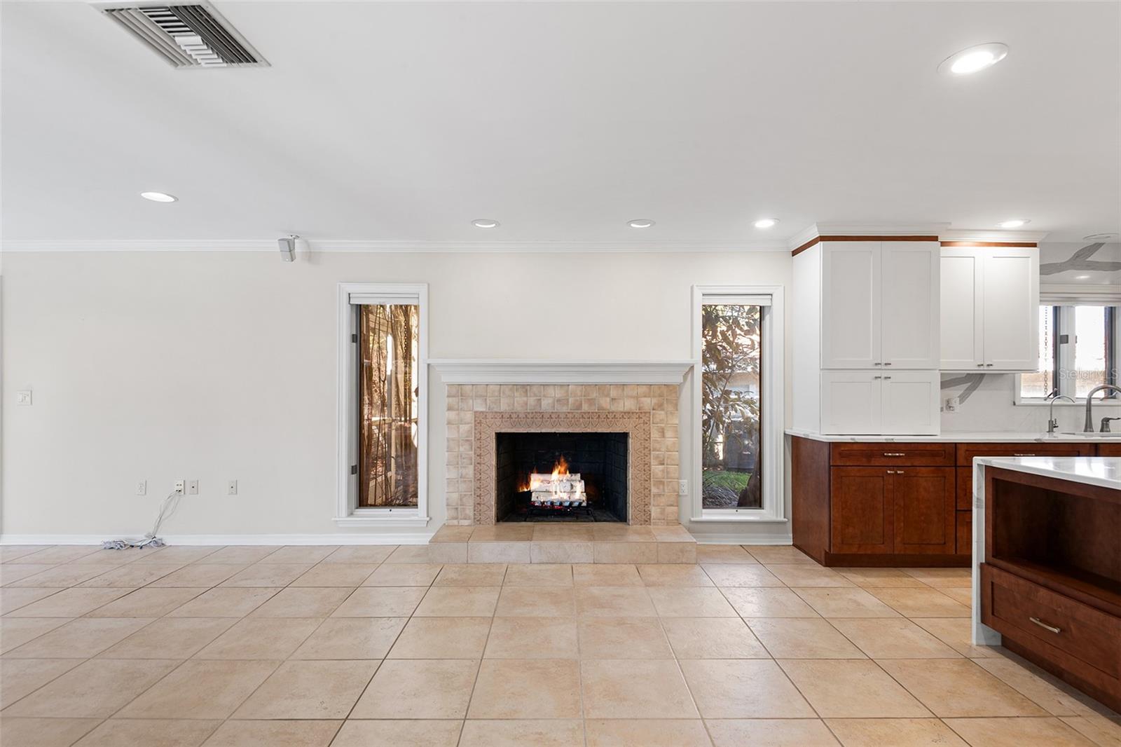 LAKE POINT - Residential