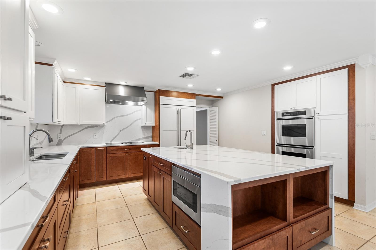 LAKE POINT - Residential