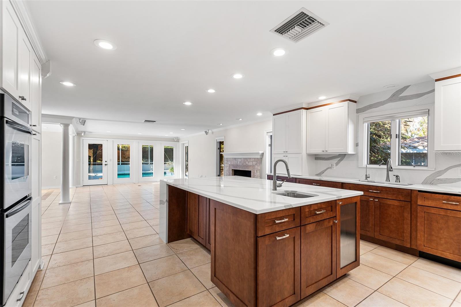 LAKE POINT - Residential