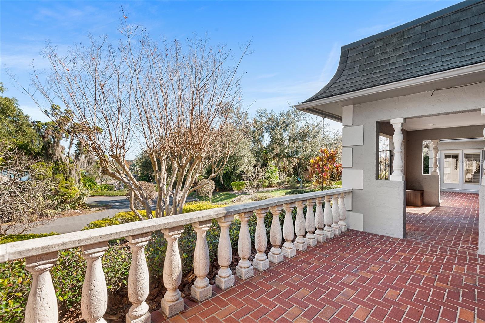 LAKE POINT - Residential