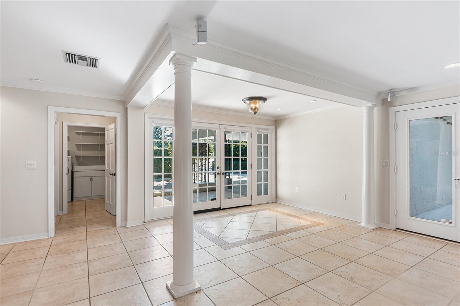 LAKE POINT - Residential