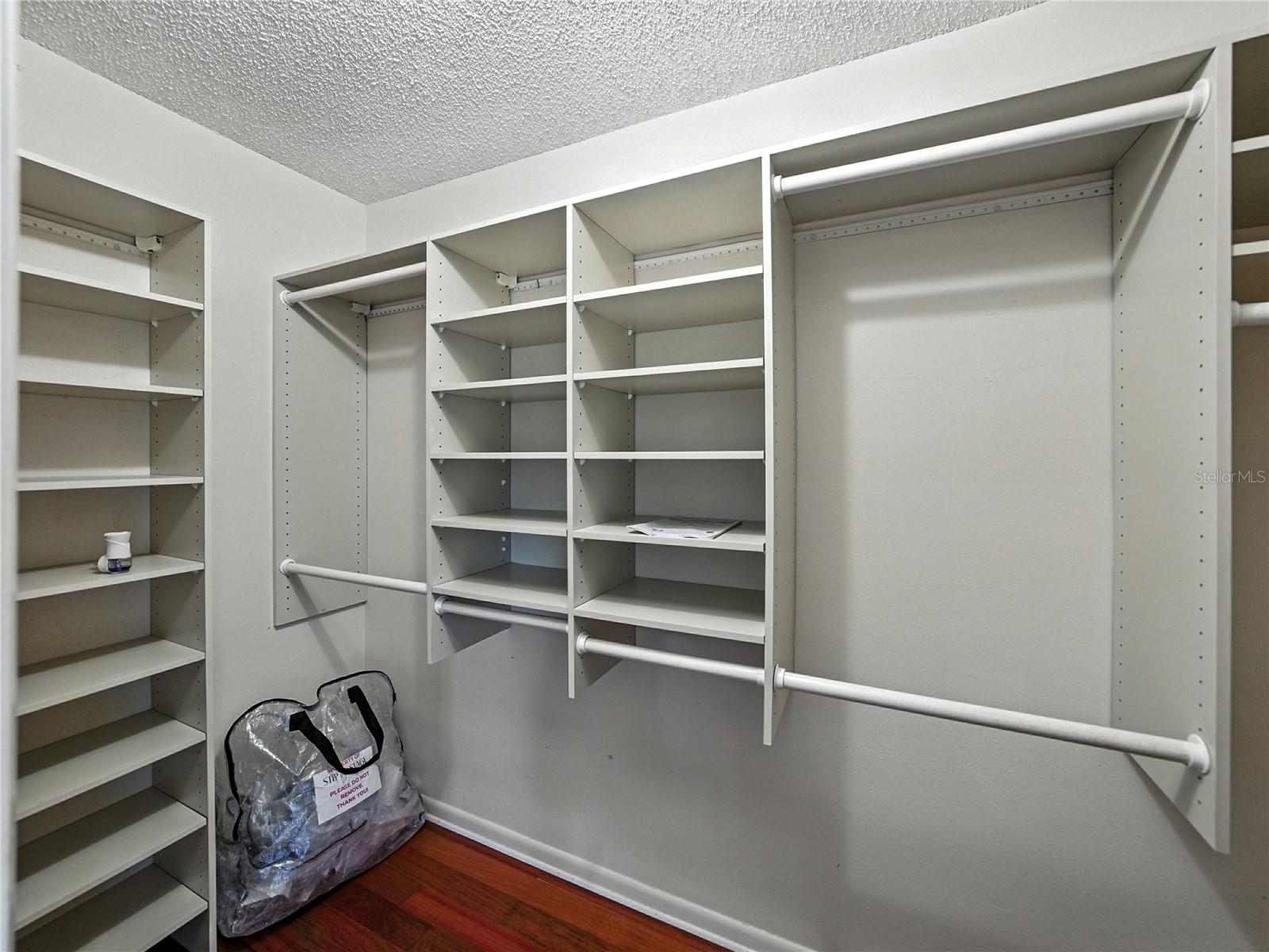 LAKE POINT - Residential