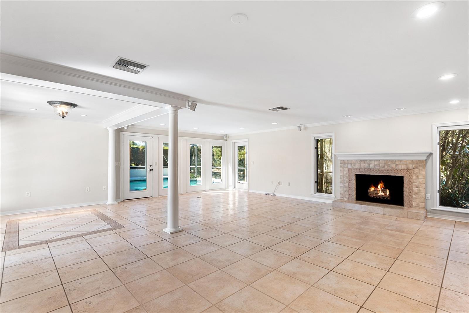 LAKE POINT - Residential