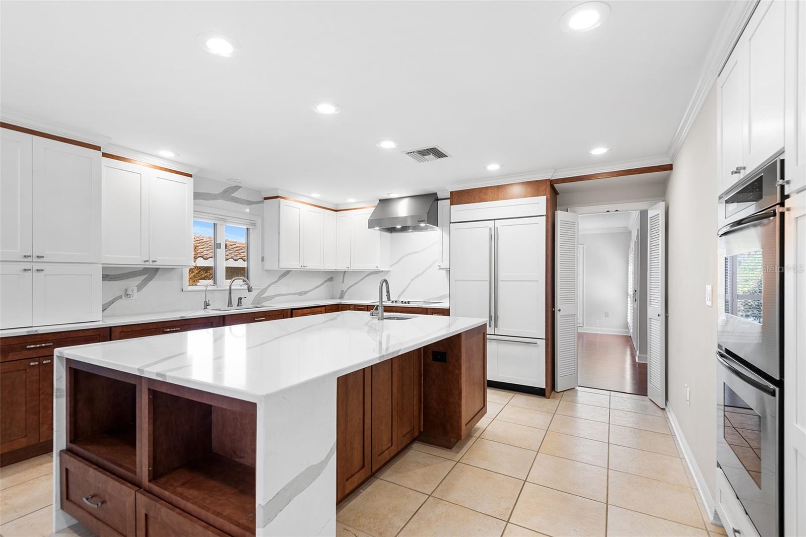 LAKE POINT - Residential