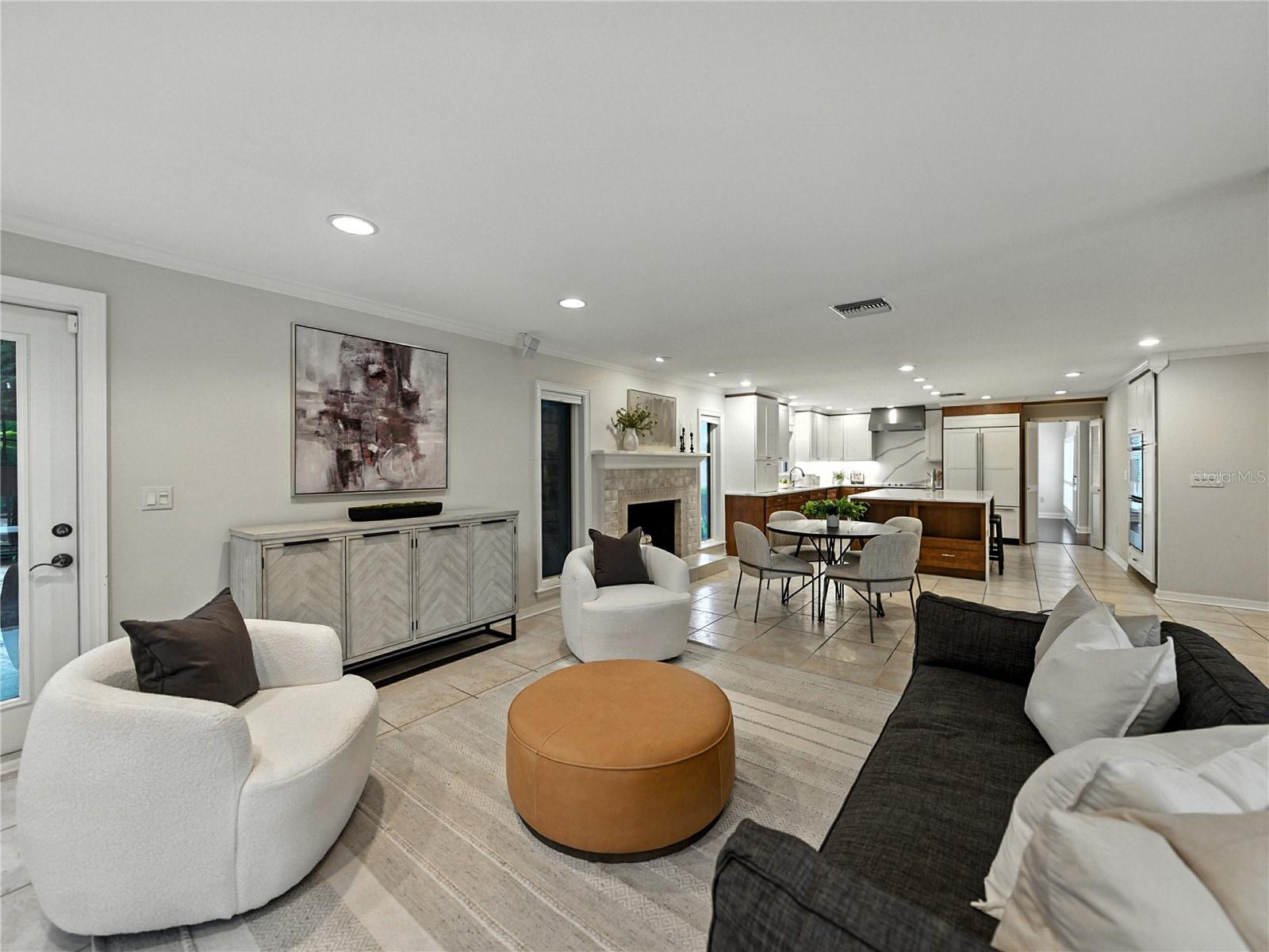 LAKE POINT - Residential