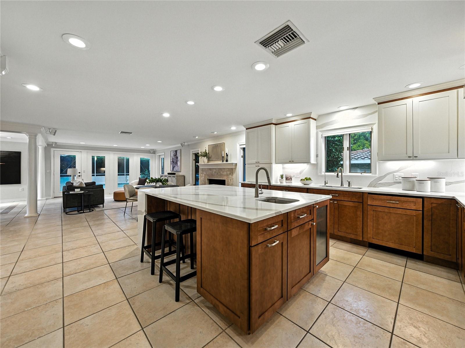 LAKE POINT - Residential