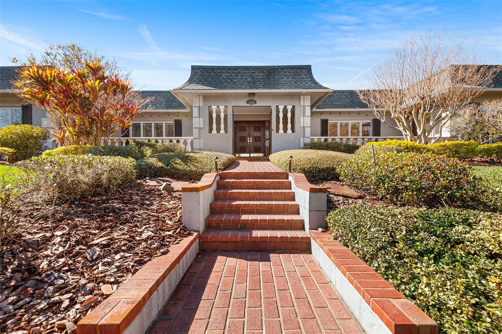 1249 LAKE POINT DRIVE