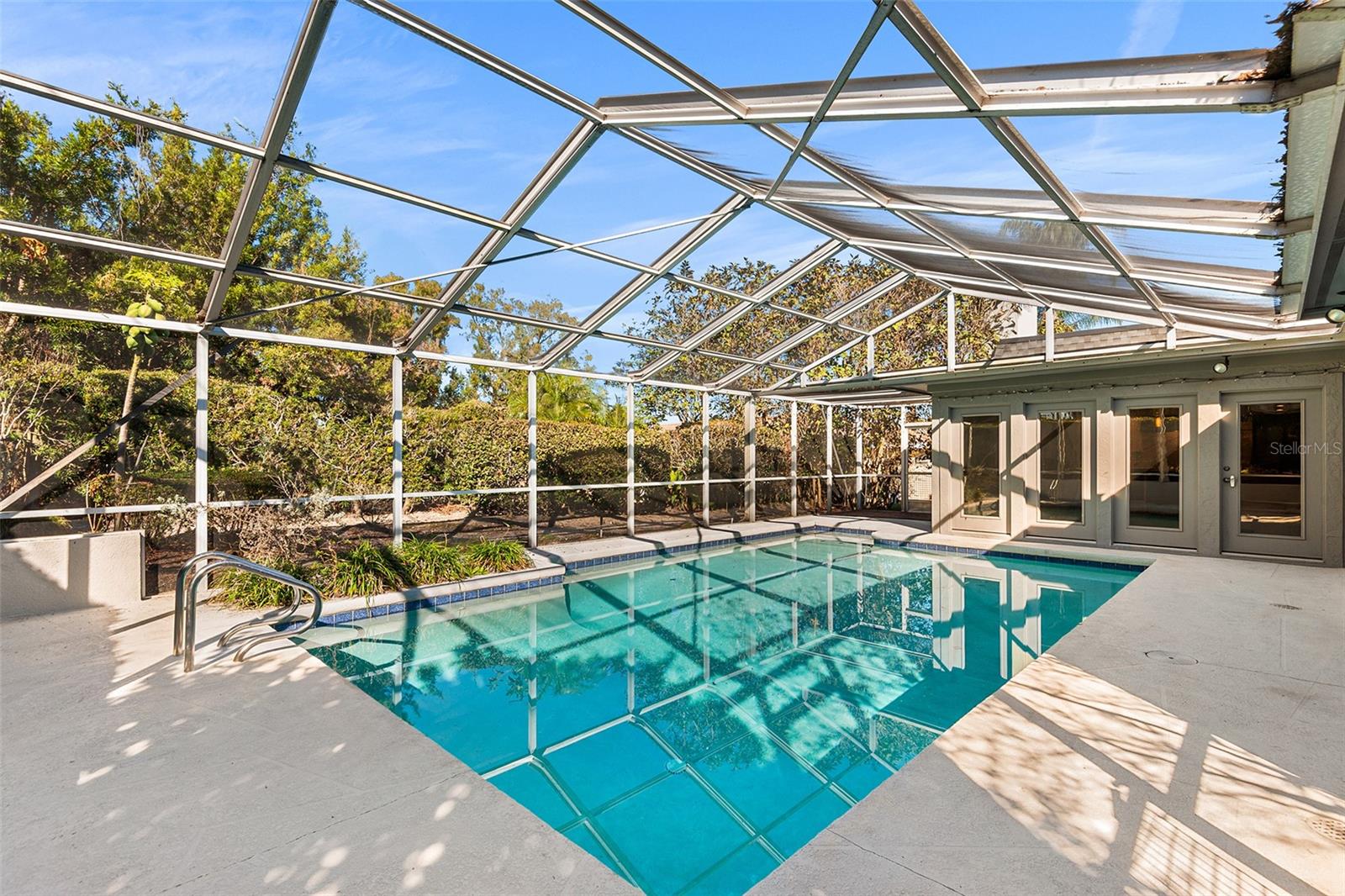 LAKE POINT - Residential