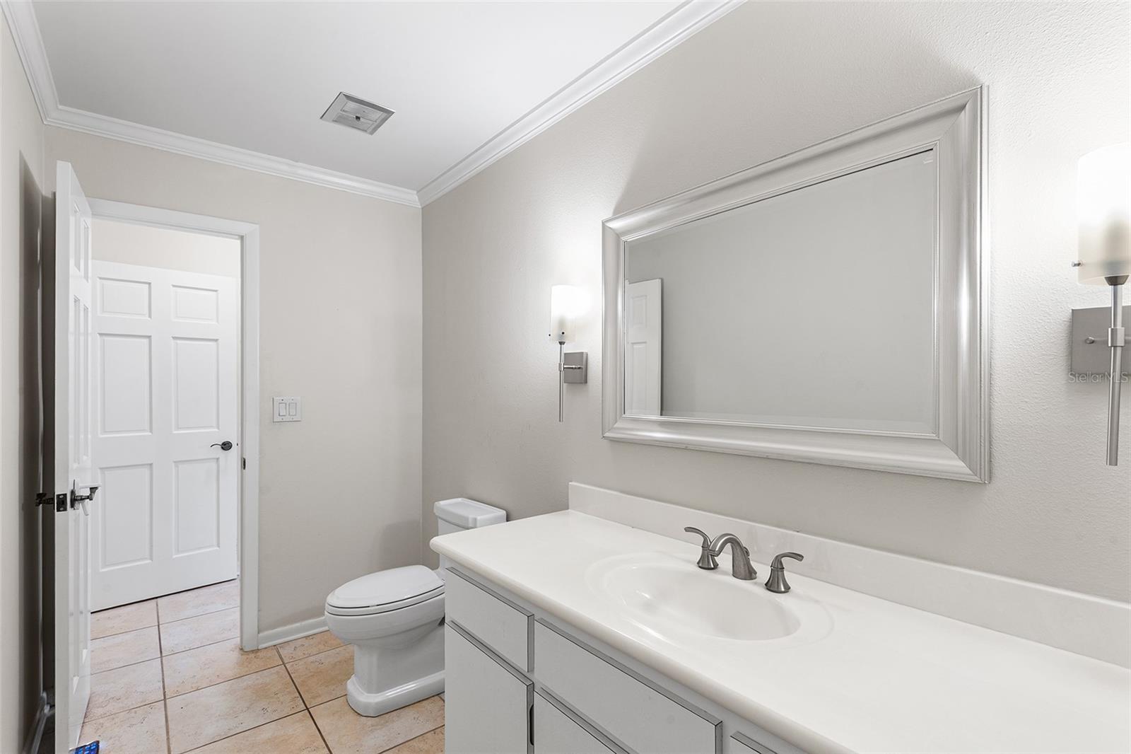 LAKE POINT - Residential