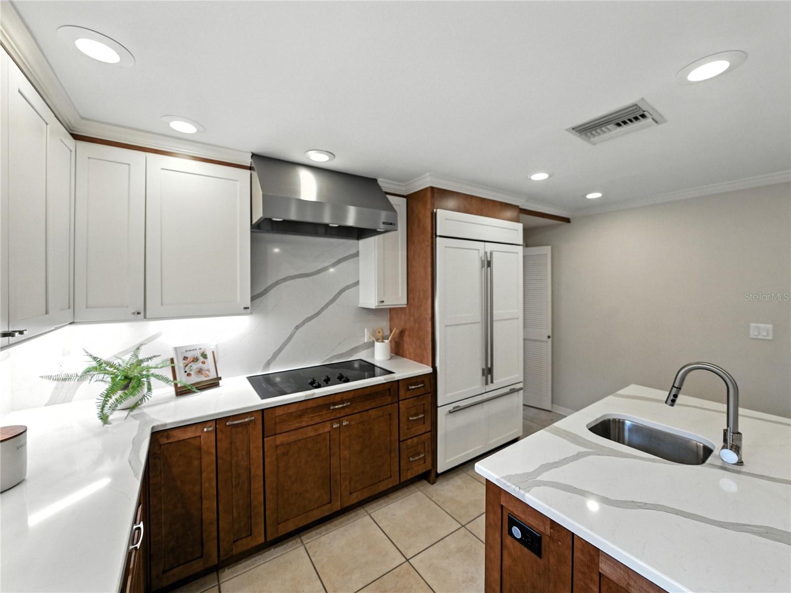 LAKE POINT - Residential