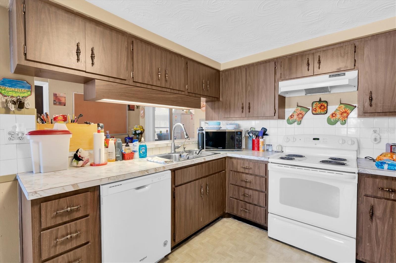 ALOHA GARDENS - Residential