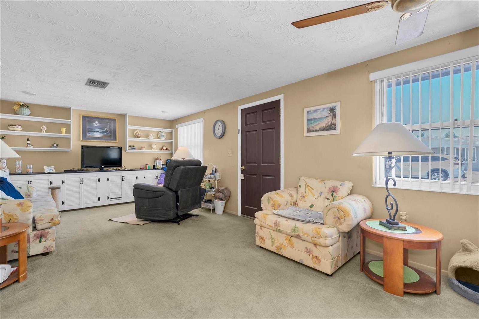 ALOHA GARDENS - Residential