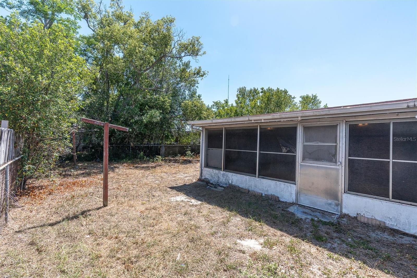 ALOHA GARDENS - Residential