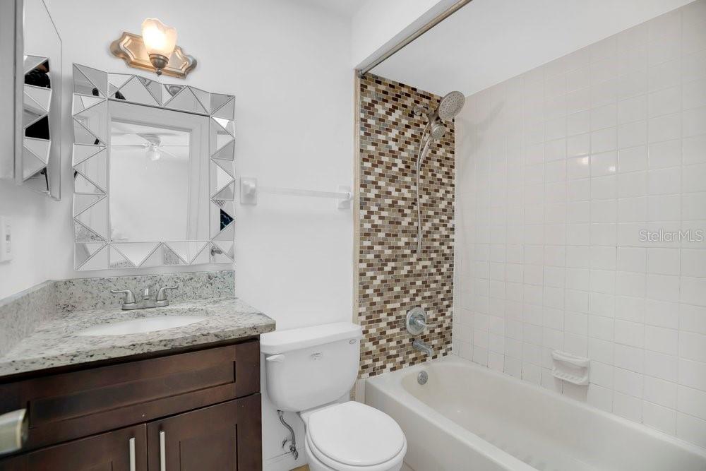 UNIVERSITY PLACE - Residential