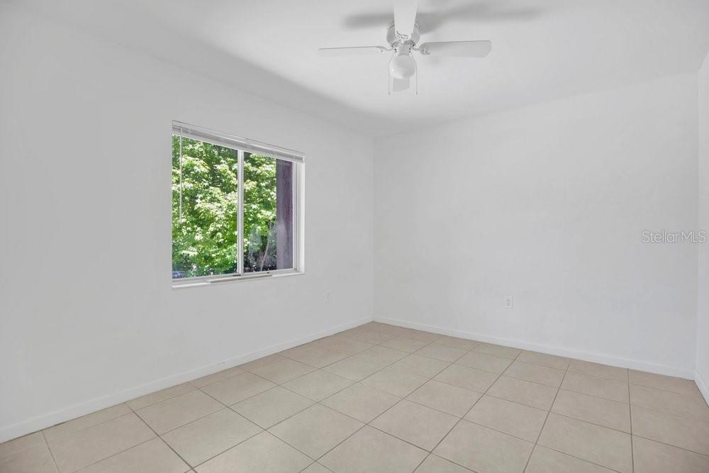 UNIVERSITY PLACE - Residential